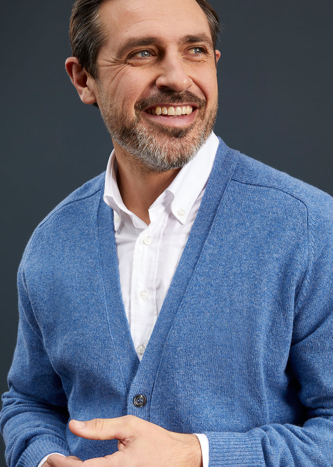 Men's Lambswool Cardigan in Jeans