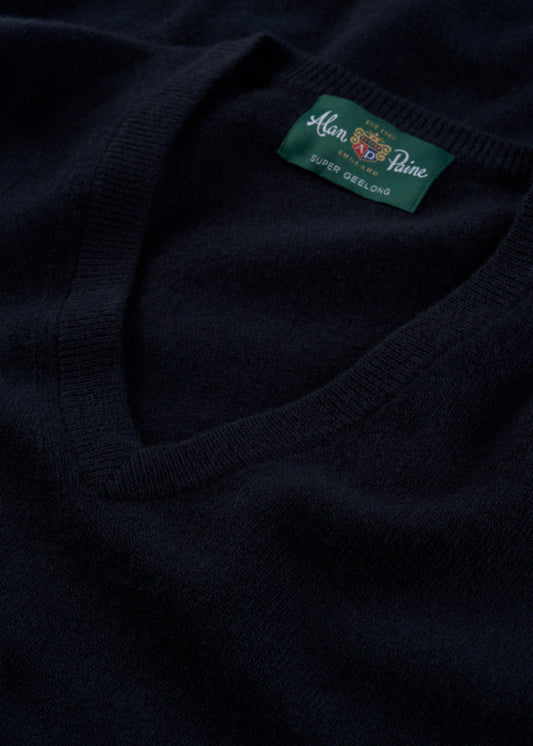 Men's Geelong Wool Vee Neck Jumper in Dark Navy