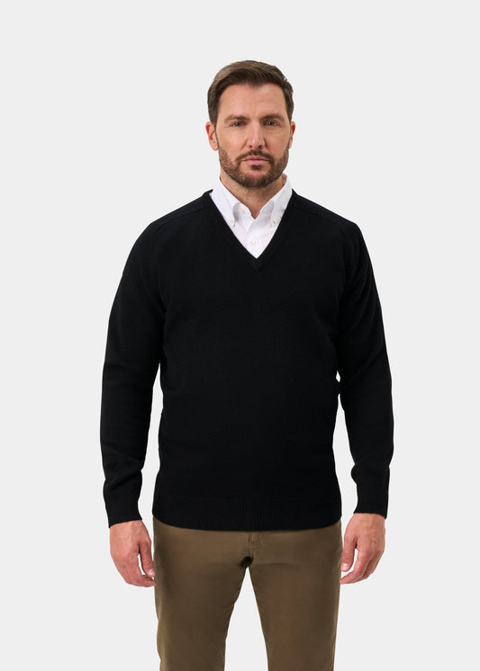 Hampshire Lambswool Vee Neck Jumper In Black - Classic Fit