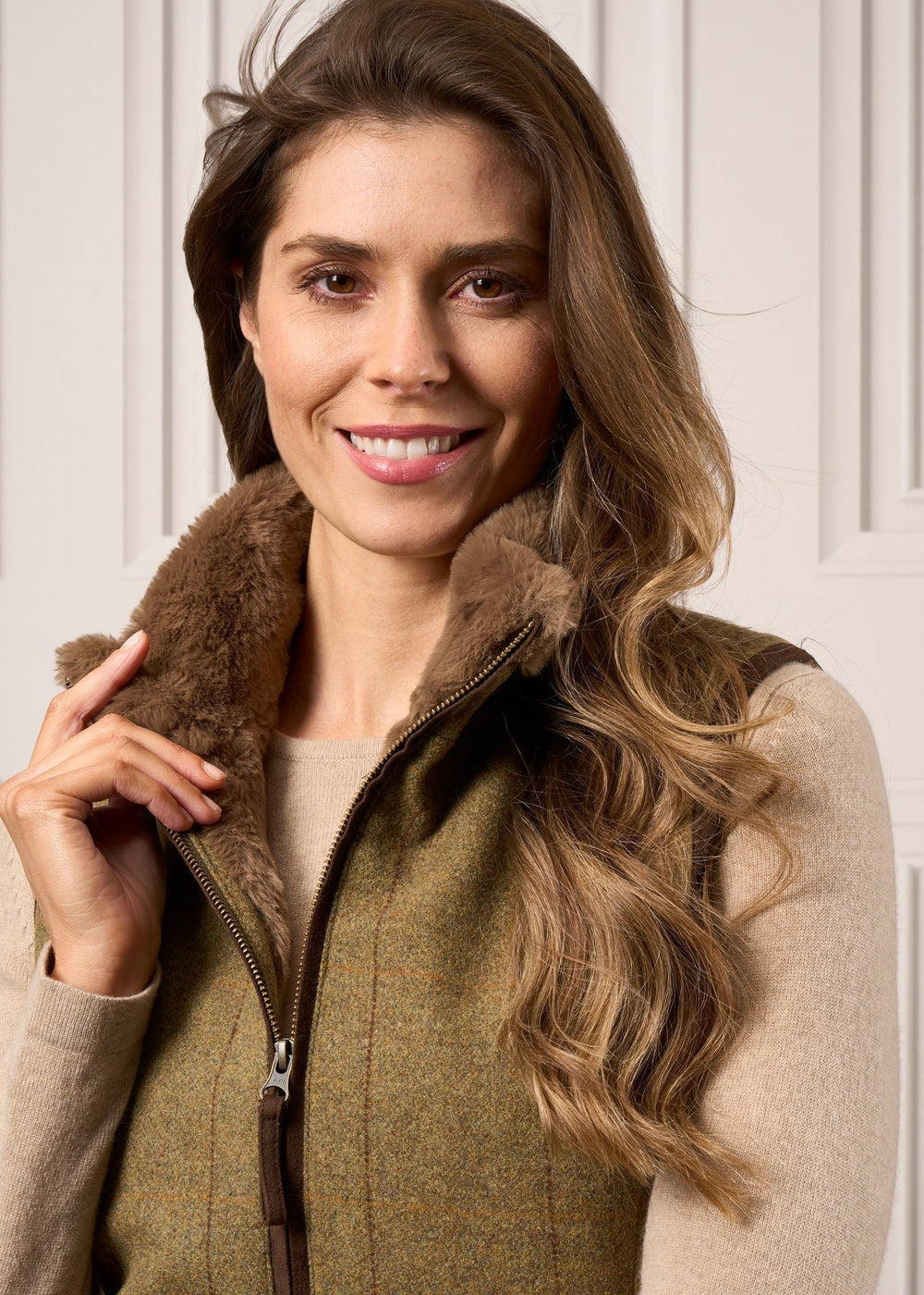 Combrook Ladies Tweed Gilet In Grove