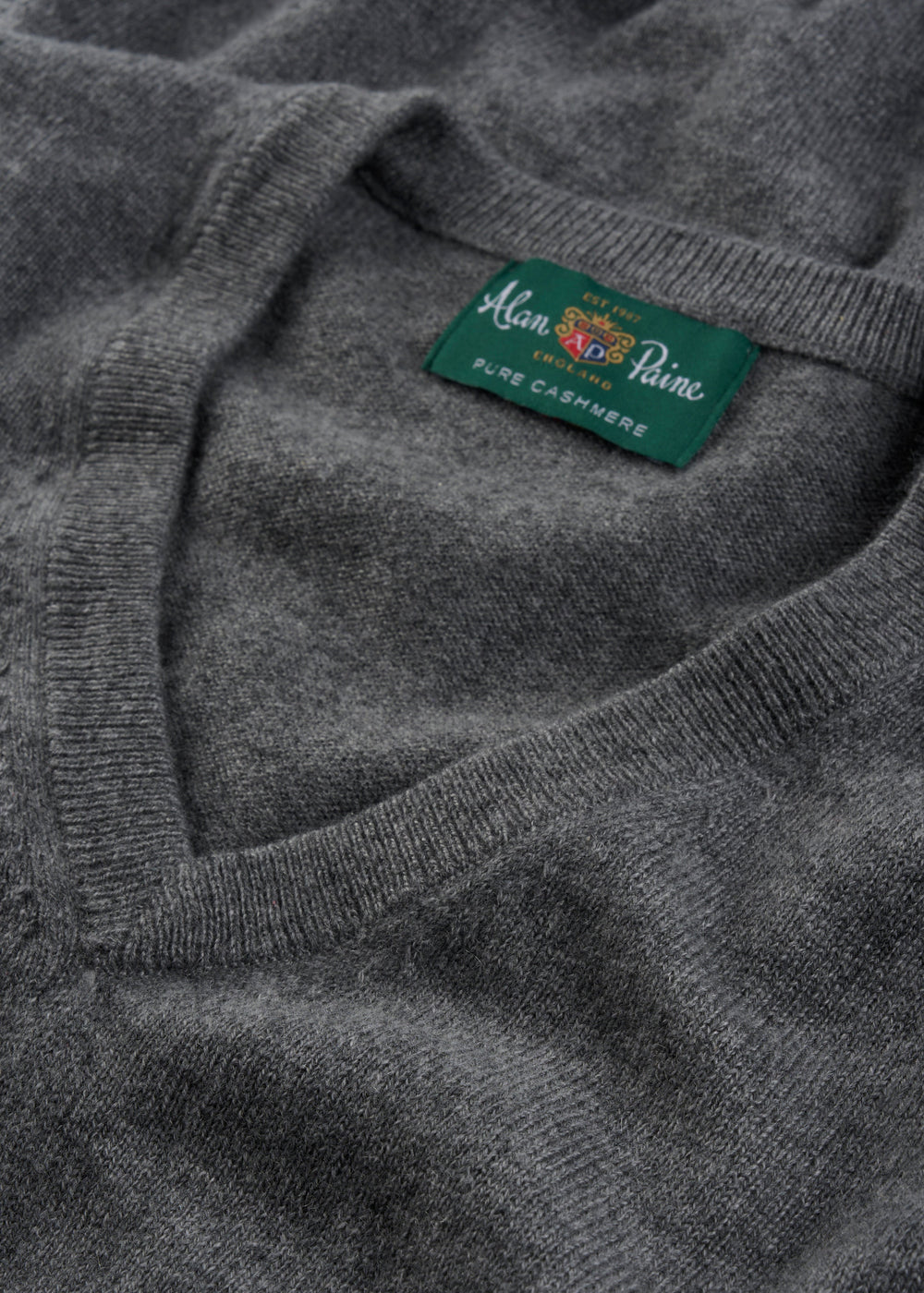 Men's Cashmere Vee Neck Jumper in Derby