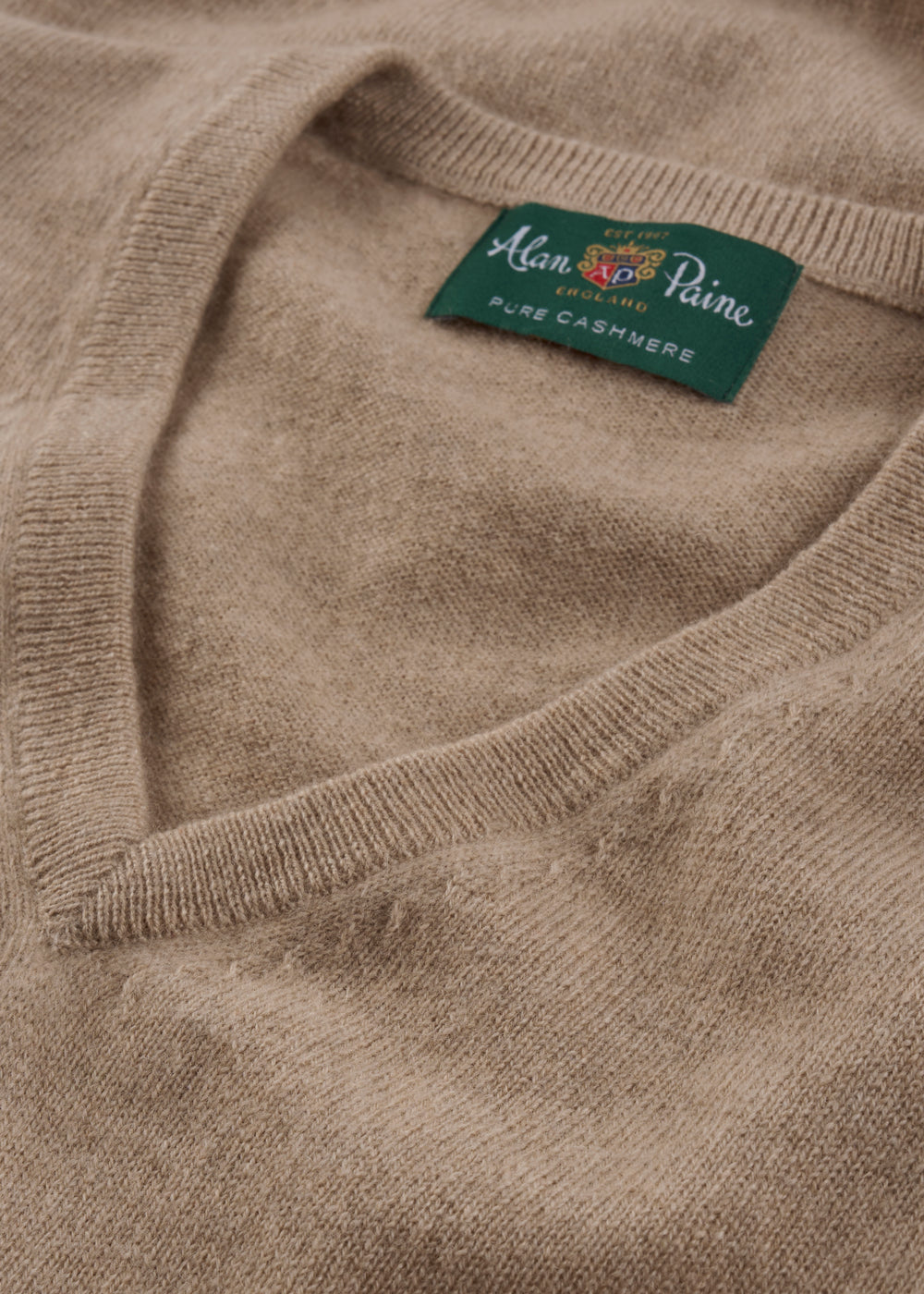 Men's Cashmere Vee Neck Jumper in Linen