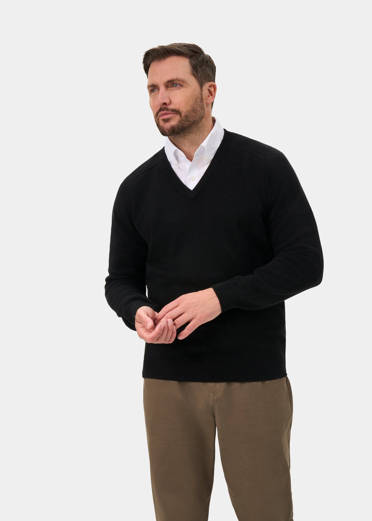 Kilsyth Lambswool V-Neck Jumper In Black - Regular Fit