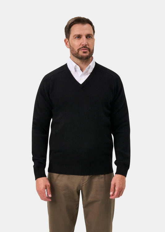 Kilsyth Lambswool Vee Neck Jumper In Black - Regular Fit