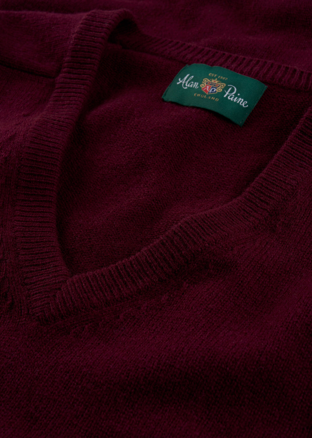 Men's Lambswool Vee Neck Jumper in Bordeaux