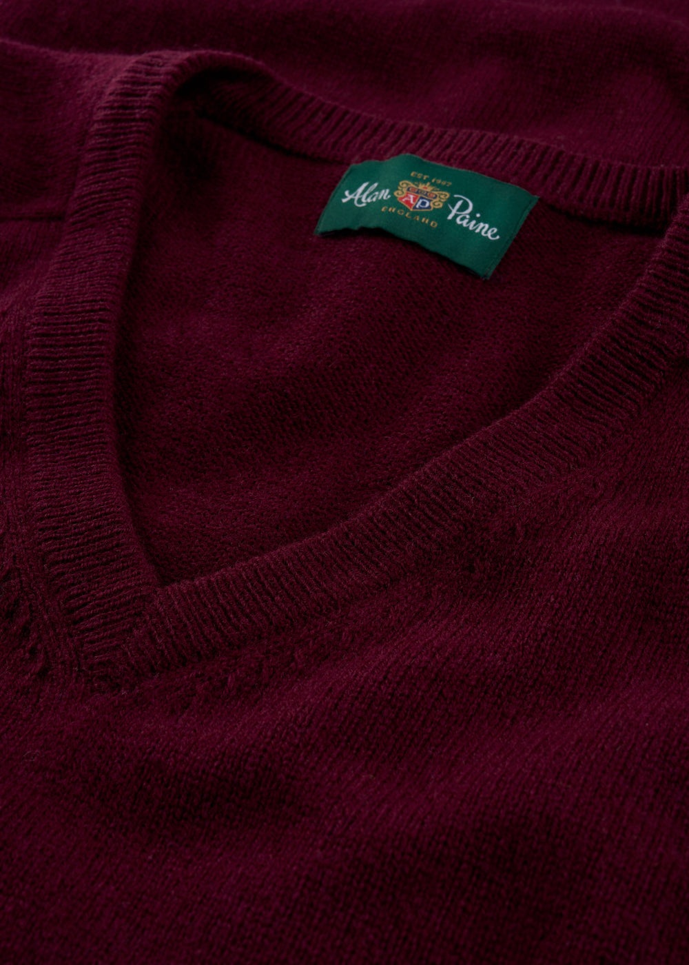 Men's Lambswool Vee Neck Jumper in Bordeaux