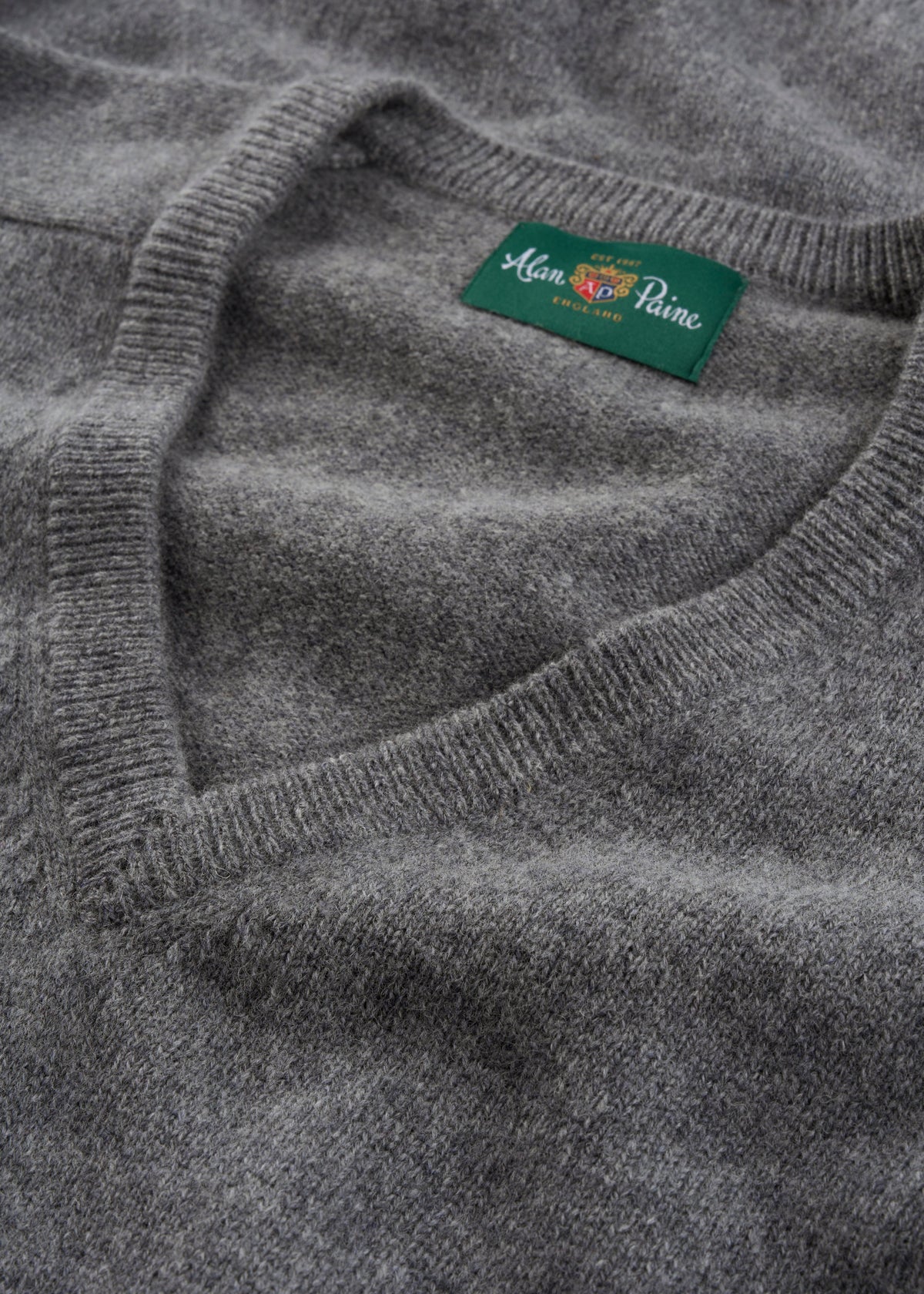 Men's Lambswool Vee Neck Jumper in Grey