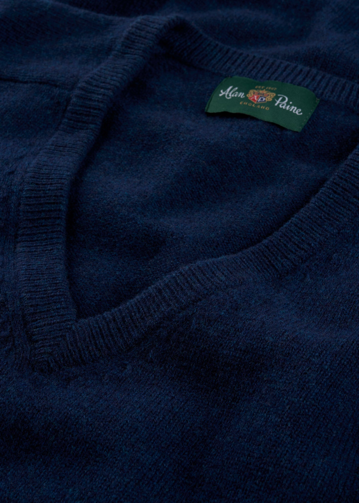 Men's Lambswool Vee Neck Jumper in Indigo