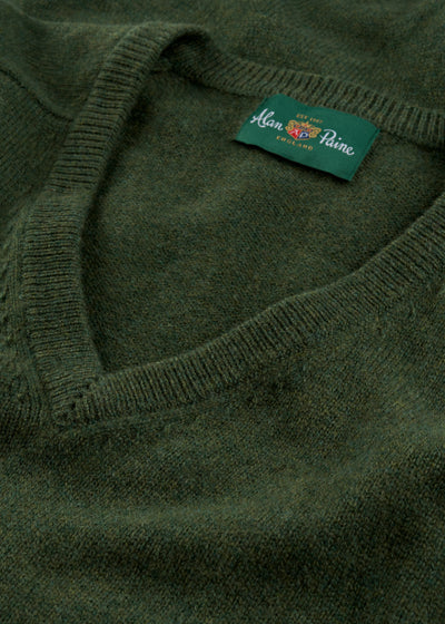 Men's Lambswool Vee Neck Jumper in Rosemary