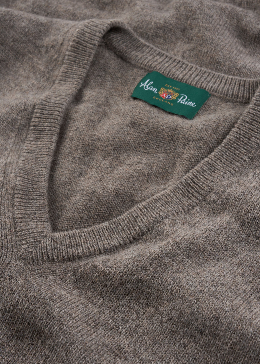 Men's Lambswool Slipover Vee Neck Jumper in Vole