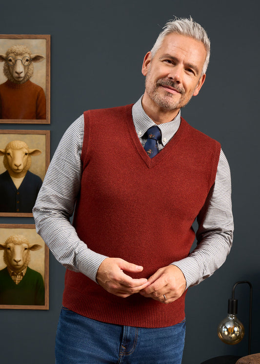 Norfolk Men's Lambswool Slipover in Sienna